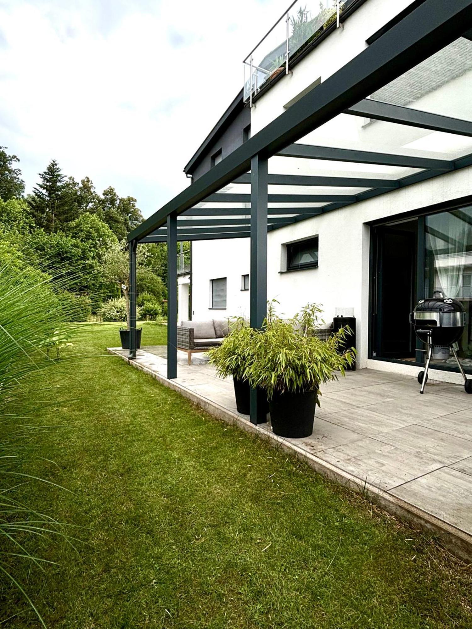 Schoene Wohnung Mit Terrasse Und Parkplatz Velden am Wörthersee Zewnętrze zdjęcie