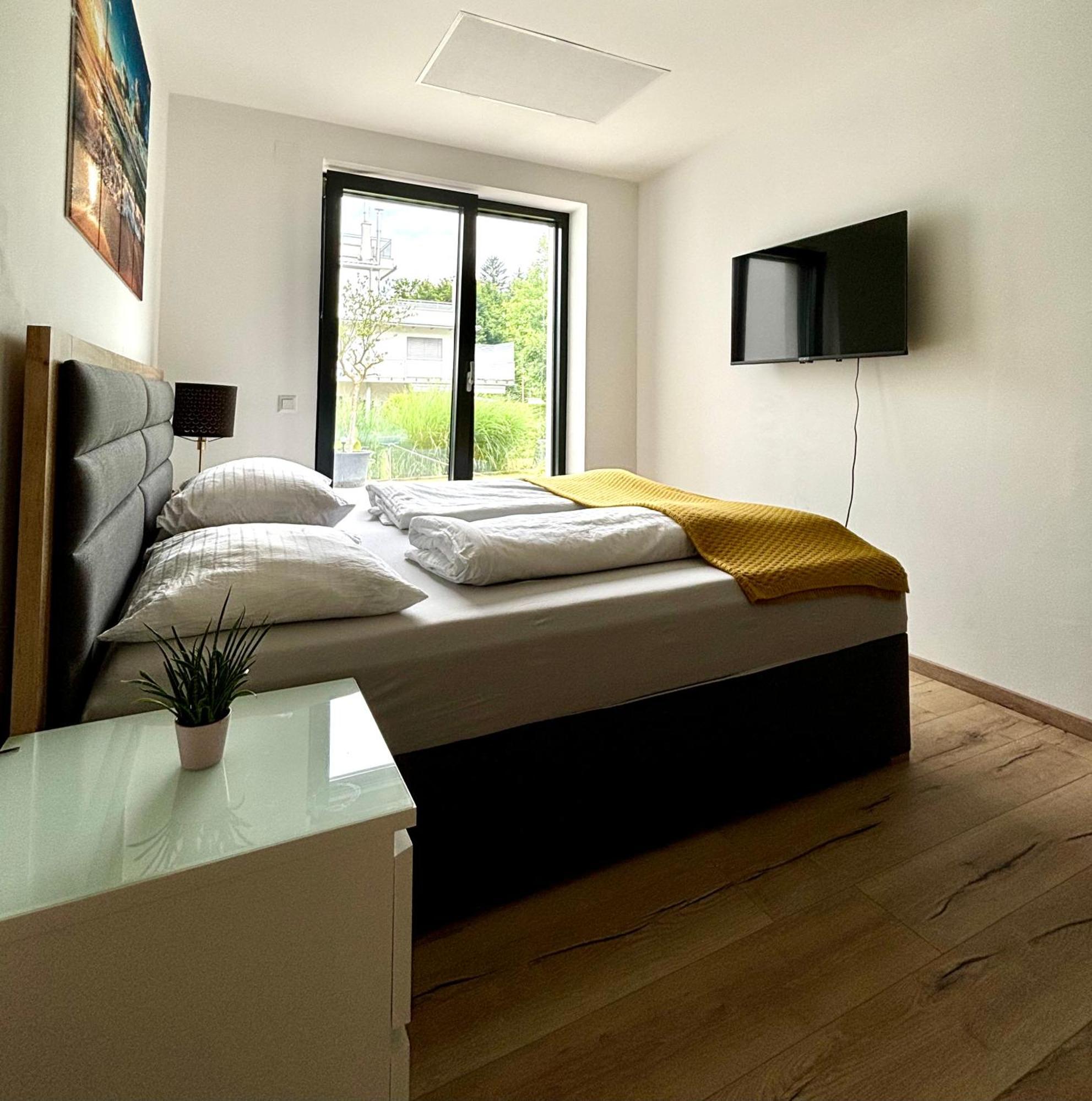 Schoene Wohnung Mit Terrasse Und Parkplatz Velden am Wörthersee Zewnętrze zdjęcie