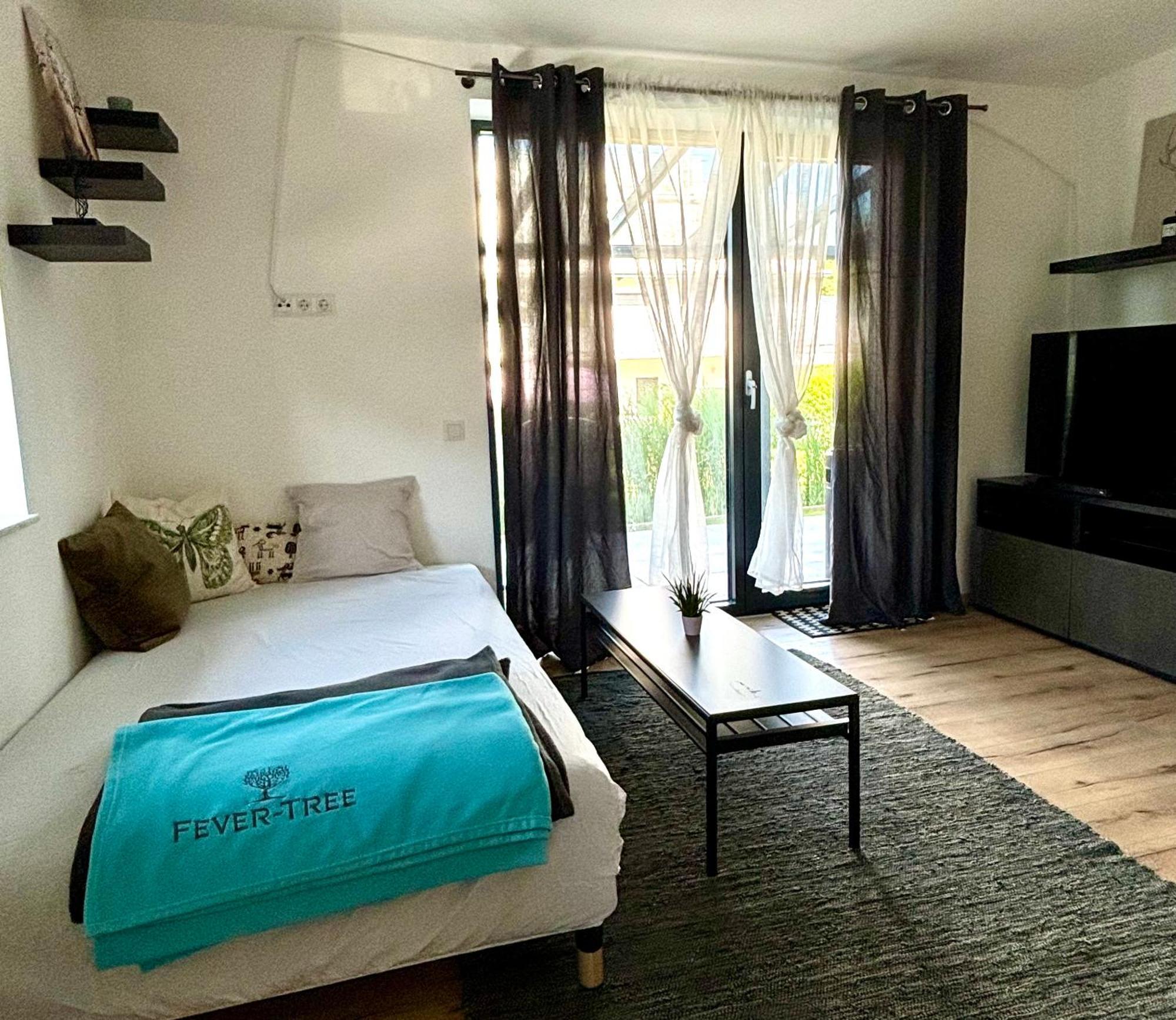 Schoene Wohnung Mit Terrasse Und Parkplatz Velden am Wörthersee Zewnętrze zdjęcie