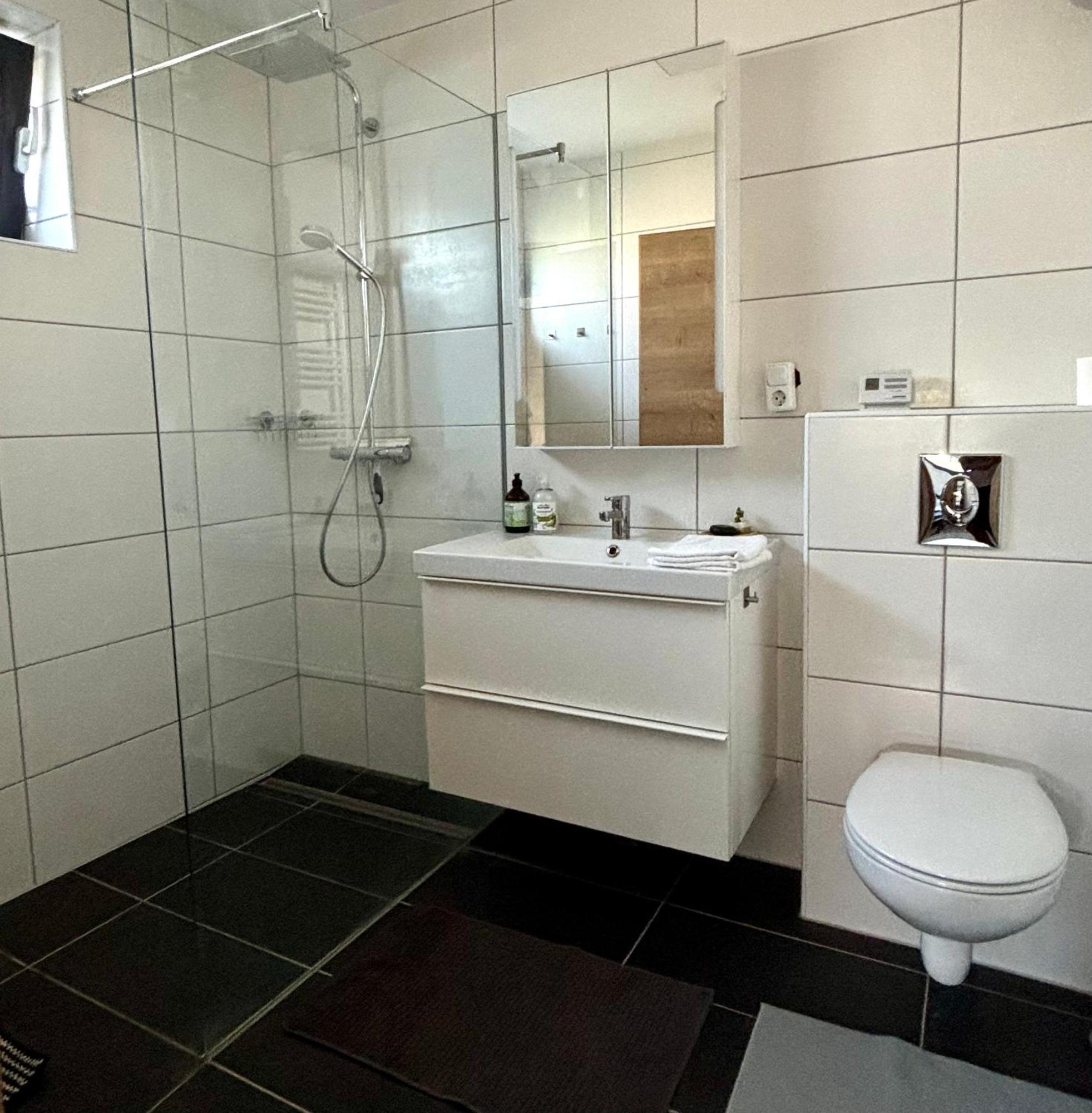 Schoene Wohnung Mit Terrasse Und Parkplatz Velden am Wörthersee Zewnętrze zdjęcie